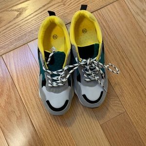 Zara brand new sneakers( girls)